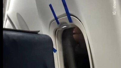 В Qazaq Air прокомментировали видео с изолентой на иллюминаторе