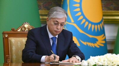 Казахстан готов поставлять в Туркменистан продукцию на 130 млн долларов – Токаев