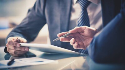 Адвокат Байбека предложила Мамаю изучить все доказательства, которые он представил суду, в прямом эфире