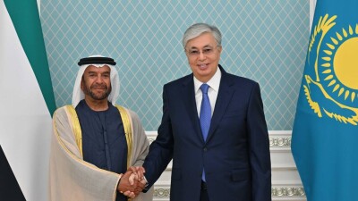 Касым-Жомарт Токаев встретился с шейхом Суруром бен Мухаммедом Аль Нахаяном