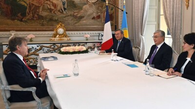 Токаев встретился с основателем Французского института международных отношений