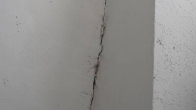 Акимат Алматы о трещинах, появившихся в домах после землетрясения: Устранять их будут ЖК за свой счёт
