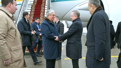 Касым-Жомарт Токаев по приглашению Путина прибыл в Санкт-Петербург