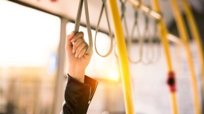 В Алматы накажут водителя автобуса, который устроил скандал в салоне и толкнул пассажирку с ребёнком