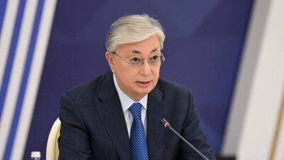 Токаев поздравил казахстанцев с Днём единства народа