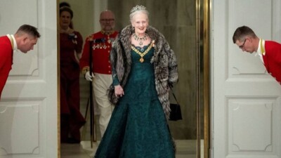 Королева Дании неожиданно отреклась от престола в новогоднем телеобращении