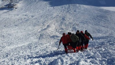 Второго попавшего под лавину туриста в горах Алматы нашли мёртвым