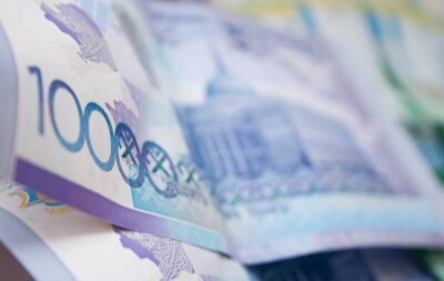 Глава Нацбанка рассказал Токаеву о защите тенговых вкладов населения