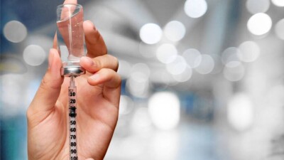 Токаев: Правительству и акимам нужно приступить к ревакцинации