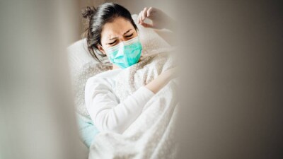 Цой о смерти вакцинированных: "Хроников" нужно прививать, но у них не всегда появляются антитела