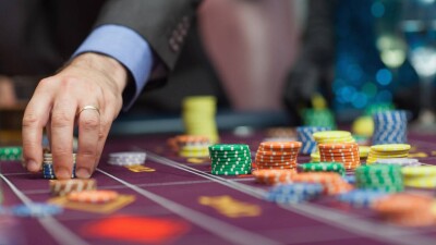 В Кыргызстане хотят отменить визы для иностранцев, которые приезжают для посещения казино