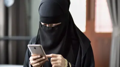 "Это не ограничение убеждений". В ДУМК высказались о запрете на закрывающую лицо одежду