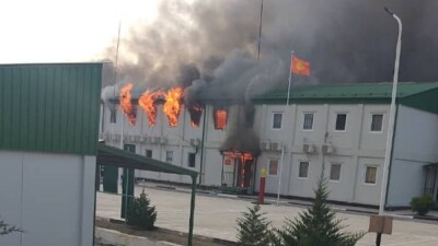 Садыр Жапаров и Эмомали Рахмон обсудили конфликт на границе Кыргызстана и Таджикистана