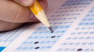 В Нур-Султане глава образовательного центра подделал документы абитуриентов, чтобы ЕНТ за них сдали подставные лица