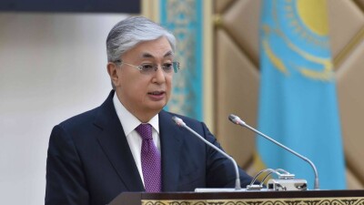 Токаев поручил разработать пакет срочных мер для развития западных регионов Казахстана