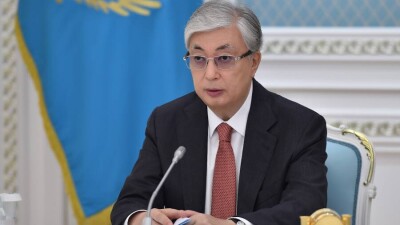 Токаев поздравил казахстанцев с Днём государственных символов
