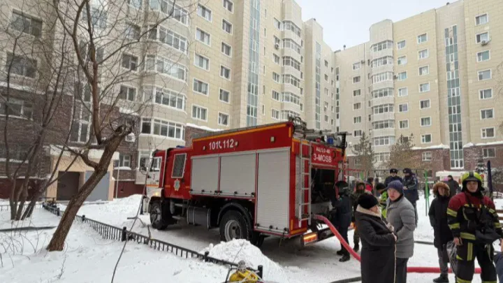 Пожар произошёл в жилом доме в Астане: 11 человек эвакуировали из многоэтажки