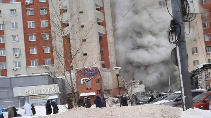 В Нижнем Новгороде в пристройке к жилому дому взорвался газ. Три человека пострадали, введён режим ЧС