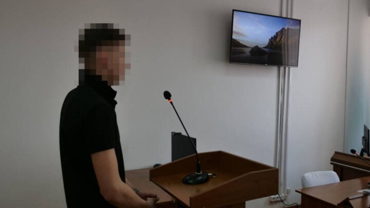 18-летнего жителя Петропавловска, который разбил окна в полицейском участке, арестовали