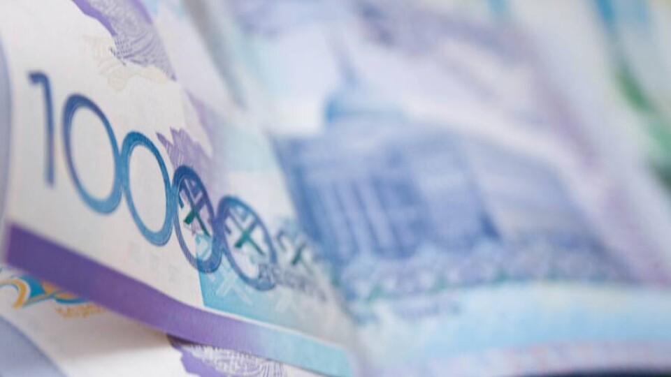 Токаев поручил повысить минимальную заработную плату до 60 тысяч тенге со следующего года