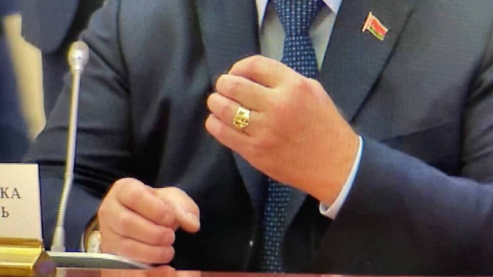 Владимир Путин подарил участникам саммита СНГ девять колец