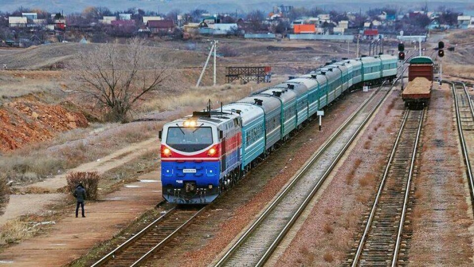 В Жамбылской области размыло основание железнодорожного моста. Некоторые поезда задерживаются