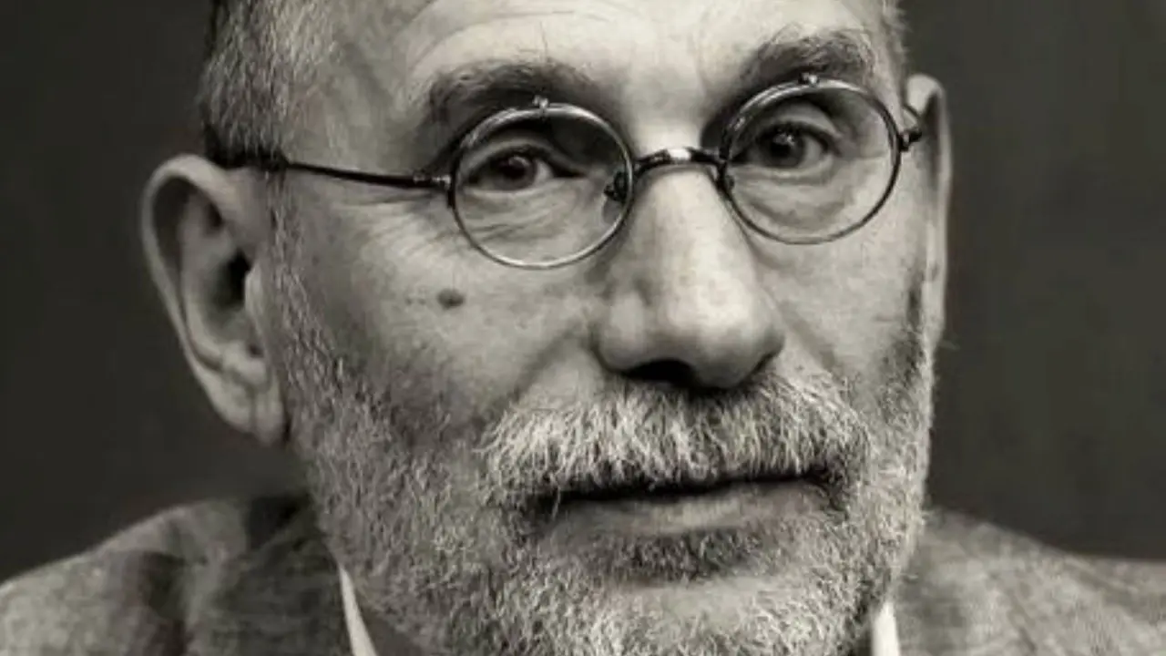 Фото из аккаунта писателя в Facebook