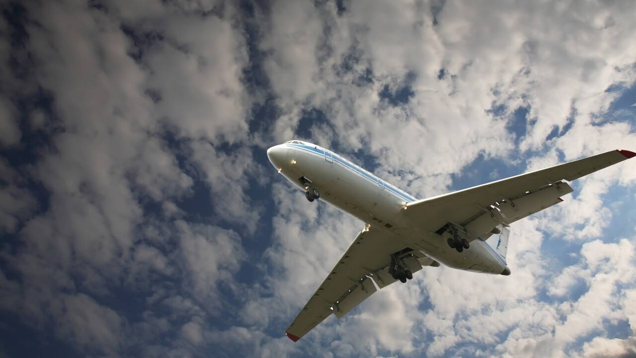 Рейс FlyArystan из Туркестана в Стамбул задерживается: в самолёт попала молния