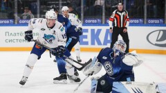 Казахстанский "Барыс" потерпел третье поражение подряд в чемпионате КХЛ