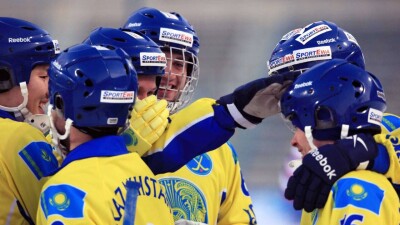Казахстан разгромил США на чемпионате мира по бенди