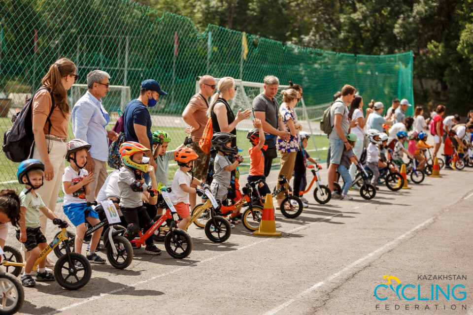 В Алматы прошёл детский турнир Rider Race Almaty на беговелах и велосипедах