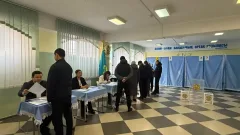 В Алматы избиратели начали приходить на участки ещё до их открытия