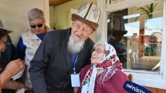 Шымкентте ғасыр жасаған ардагерге құрмет көрсетілді