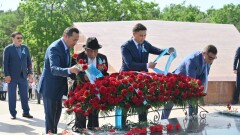 Шымкент әкімі Ұлы Отан соғысы ардагерлеріне пәтер кілтін табыс етті