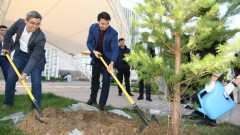 Аким Туркестанской области Дархан Сатыбалды встретился с молодёжью региона