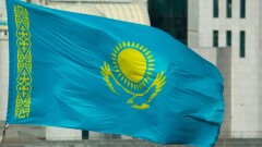 В День Республики в Туркестане развевается голубой флаг