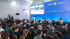 Инклюзивные встречи: Досаев выступает с сурдосопровождением