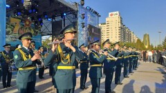 День защитников отечества: праздничный концерт проходит в Астане