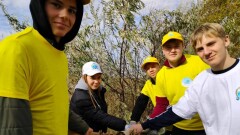 Общими усилиями экоактивисты, местные власти и жители Костанайской области очистили прибрежные зоны в ходе акции "Чистый берег"