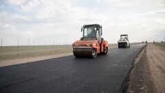 Жарқын ауылында жол жөндеу жұмыстары жүргізіліп жатыр