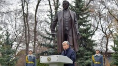 Президент открыл памятник Ахмету Байтурсынову