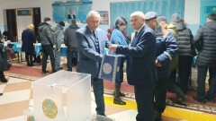 Туркестан: житель Созака встретил на избирательном участке 63-летний юбилей