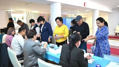 Туркестанская область: в честь 55-летия города Жетысая свой выбор сделали 55 граждан, которым исполнилось 55 лет