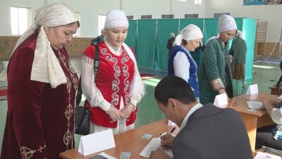 В Мангистау жители села, отказавшегося от алкоголя, провели необычную акцию в день выборов