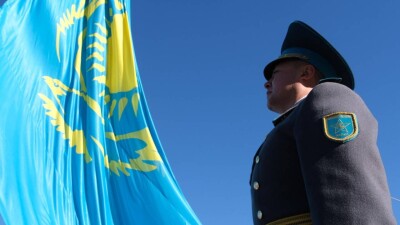 В честь Дня Республики в Алматы состоялась церемония поднятия государственного флага