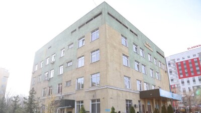 Ерболат Досаев поручил провести капитальный ремонт поликлиники в микрорайоне Калкаман в Алматы