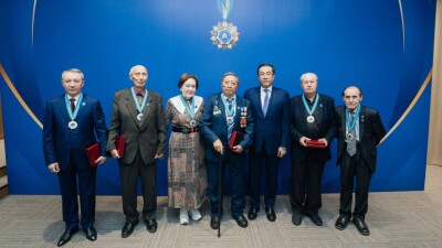 Состоялось торжественное вручение нагрудных знаков "Почётный гражданин области Абай"