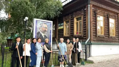 Сотрудники Музея Сакена Сейфуллина поддержали акцию "Таза Қазақстан" и провели генеральную уборку