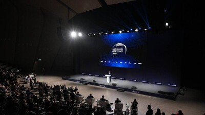 Как "социальные батыры" помогают людям с особыми потребностями