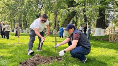 Шымкентте "Өткенге құрмет - бүгінгі міндет" тазалық акциясы өтті